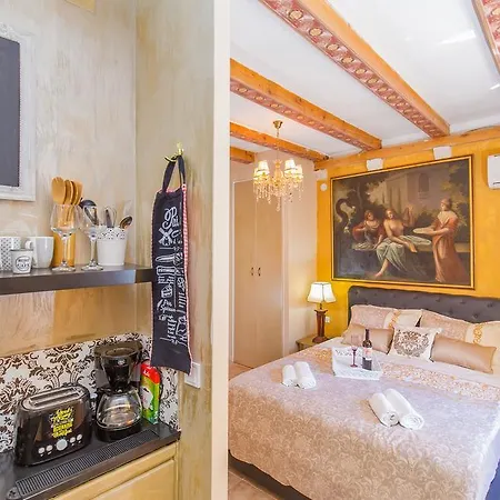 Guest house And Lanii